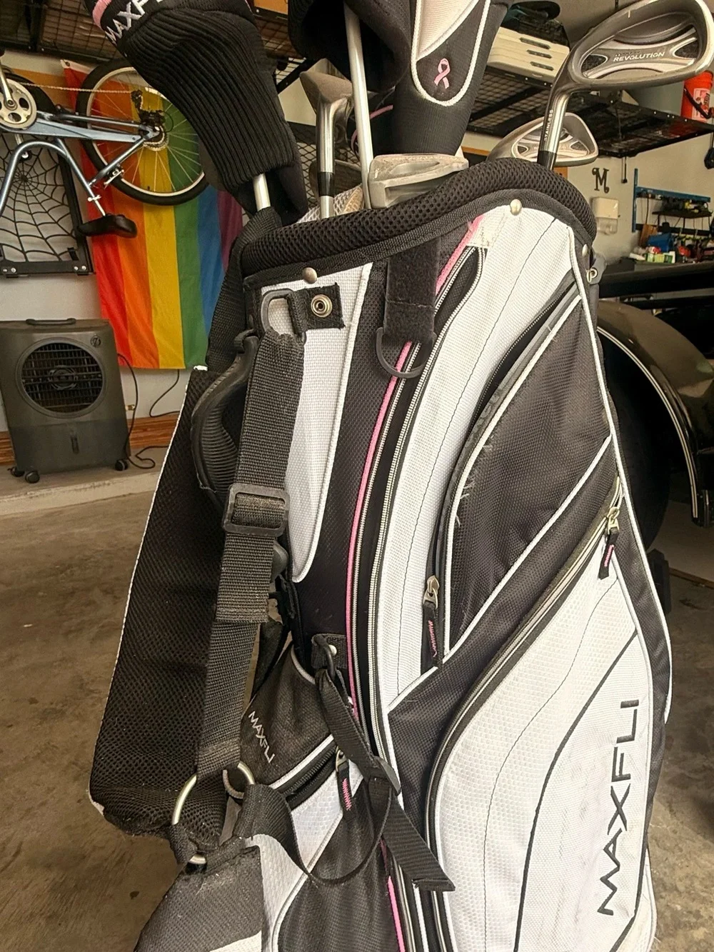 Unbranded Black and Pink Golf Club Headcover Set